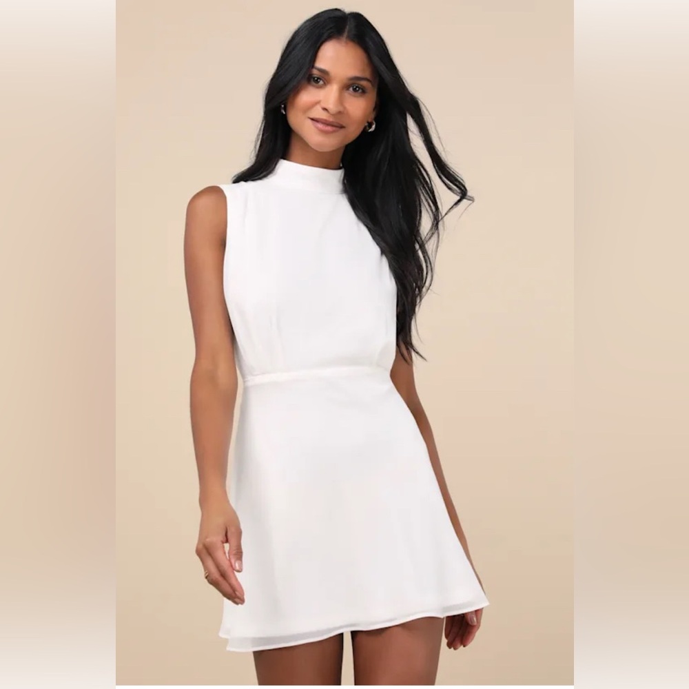 White Chiffon Sleeveless Mock Neck Mini Dress in XS